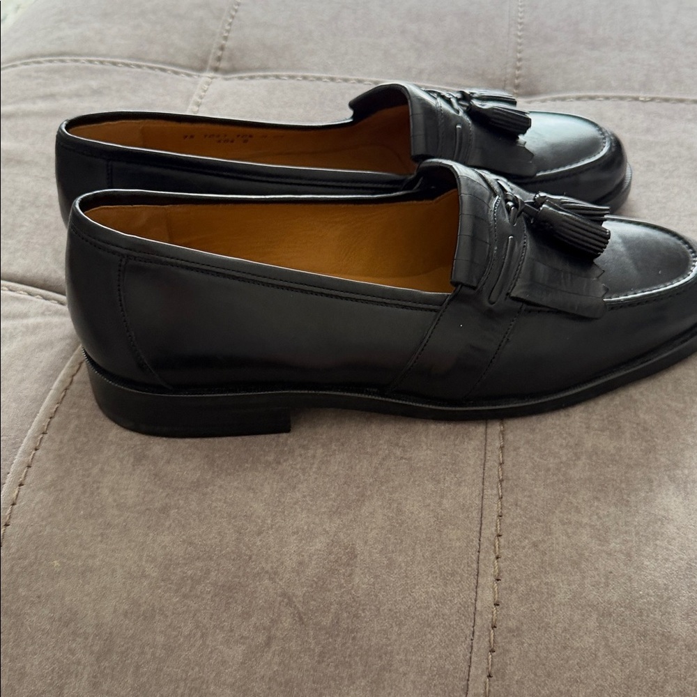 Johnston & Murphy Black Men’s tassel Loafer NEW 10.5 - Picture 2 of 6